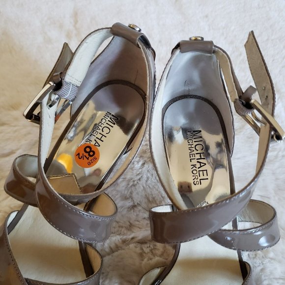 Michael Kors "Evie" Cinder Patent Leather High Heel Platform Sandal Taupe Grey - Picture 8 of 12
